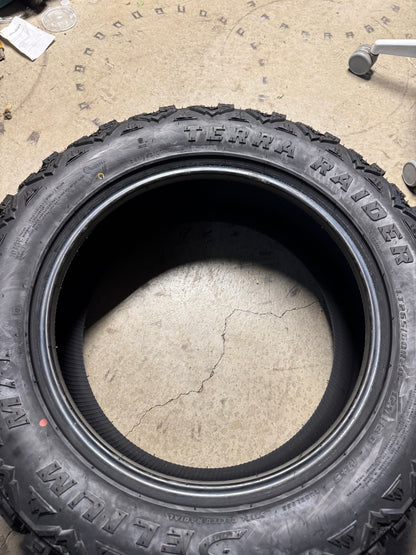 NOS DELIUM TERRA RAIDER M/T KU-255 BSW LT 265 60 20 121/118Q 10PLY MUD TERRAIN TIRE D236620