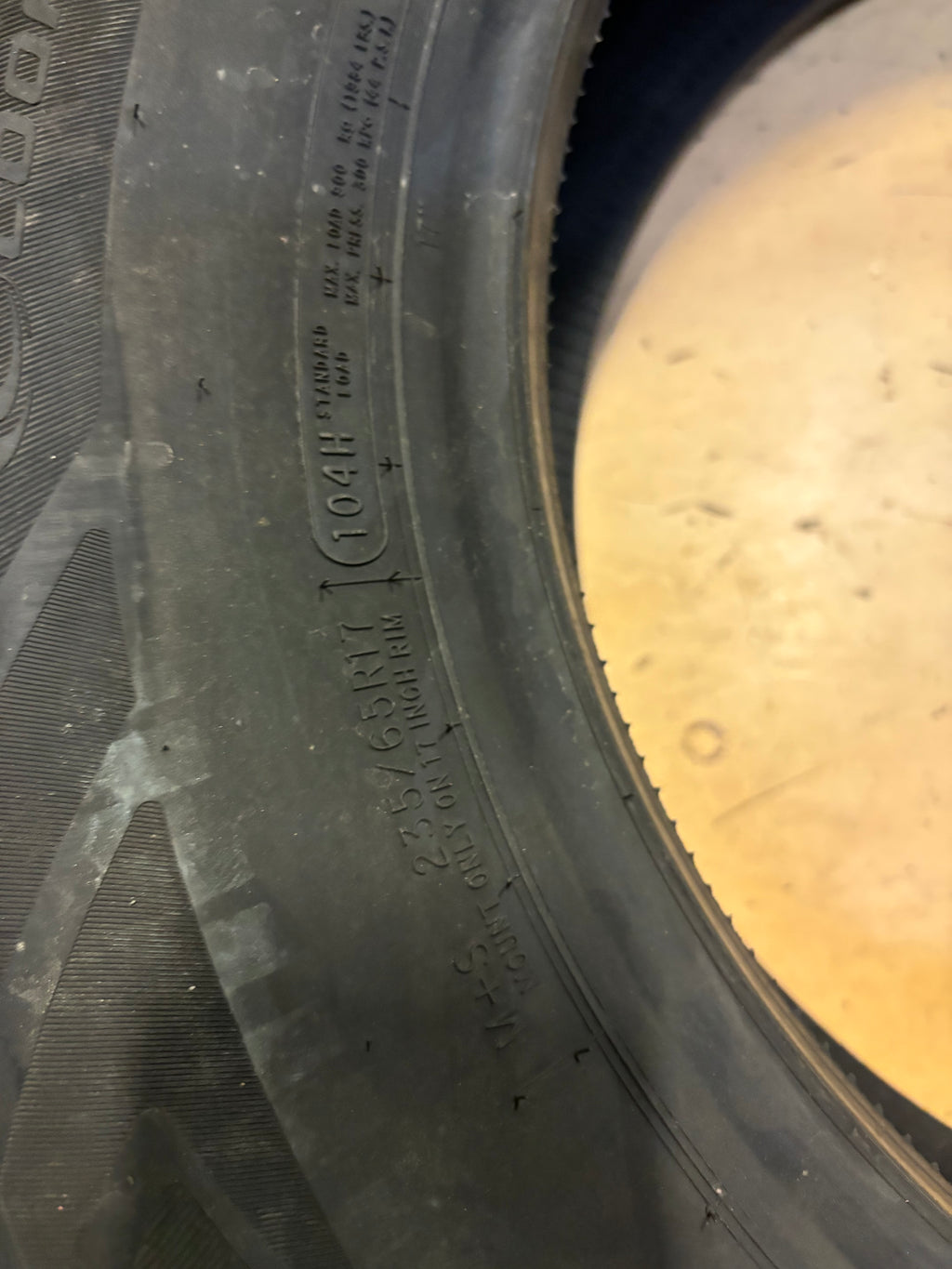 COOPER ENDEAVOR PLUS BSW P 235 65 17 104H SL ALL SEASON TIRE 166238009