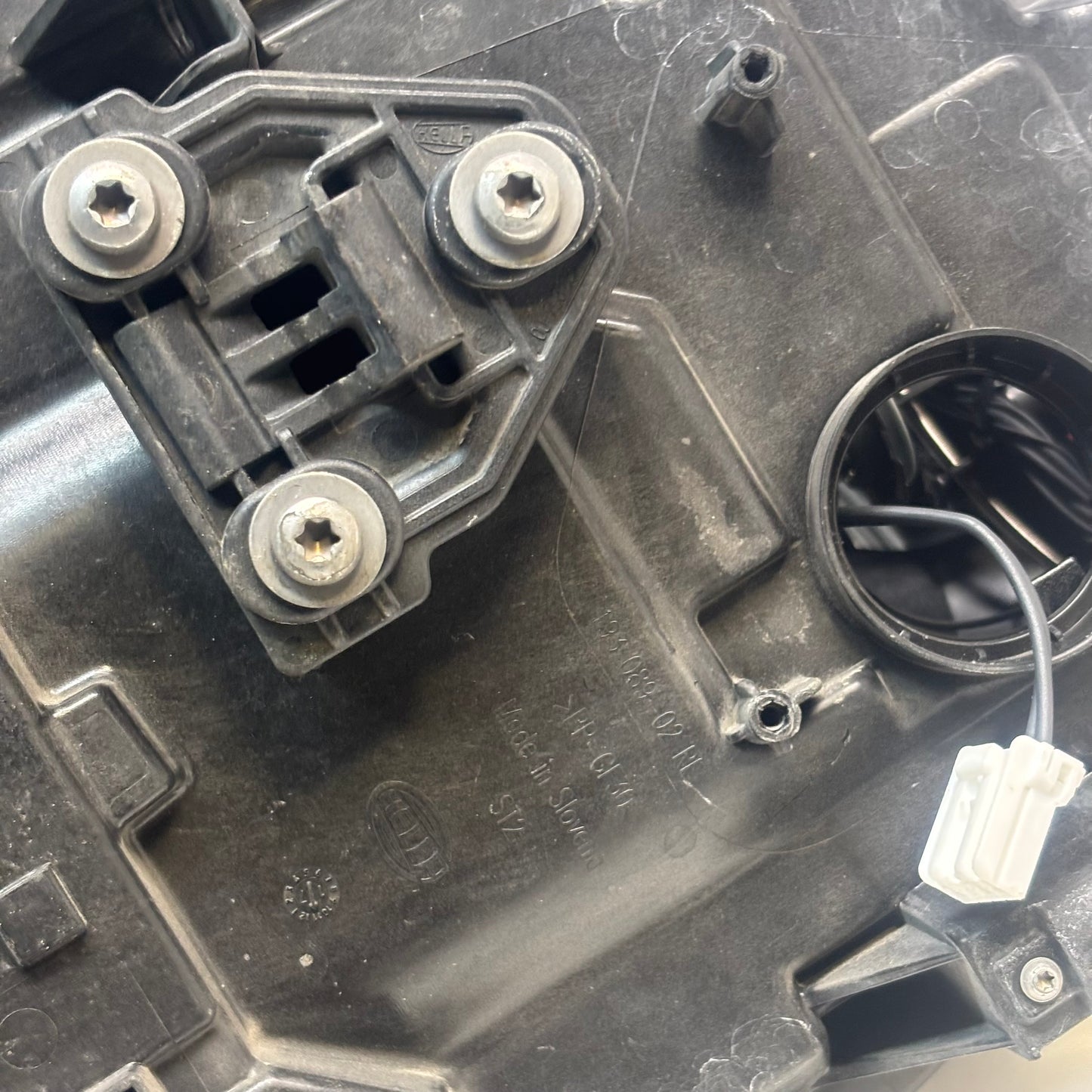 USED PORSCHE CAYENNE 958 RIGHT HEADLIGHT HID 7P5 941 030 CL
