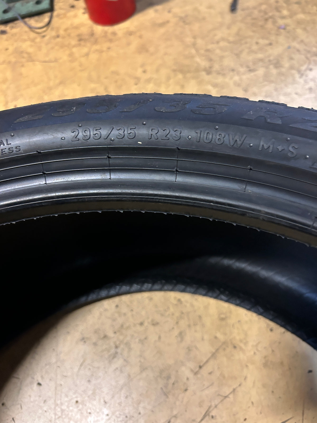 PIRELLI WINTER 2 SCORPION BSW P 295 35 23 108W TIRE 4140600