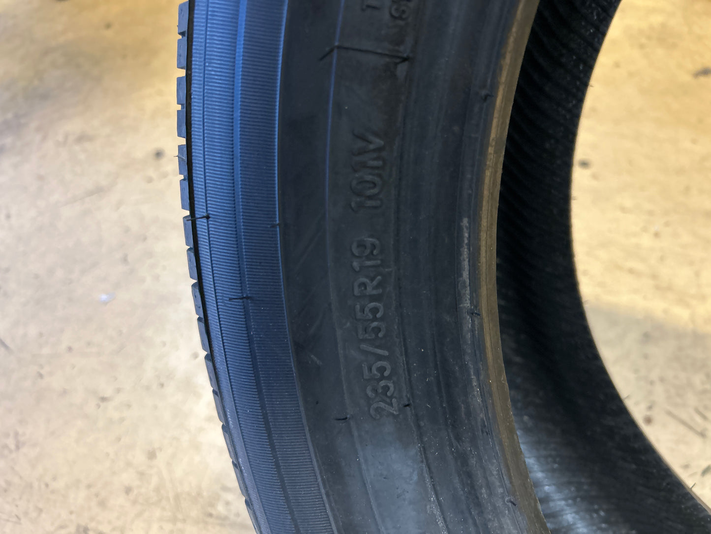 TOYO OPEN COUNTRY A39 BSW P 235 55 19 101V ALL SEASON TIRE 302100