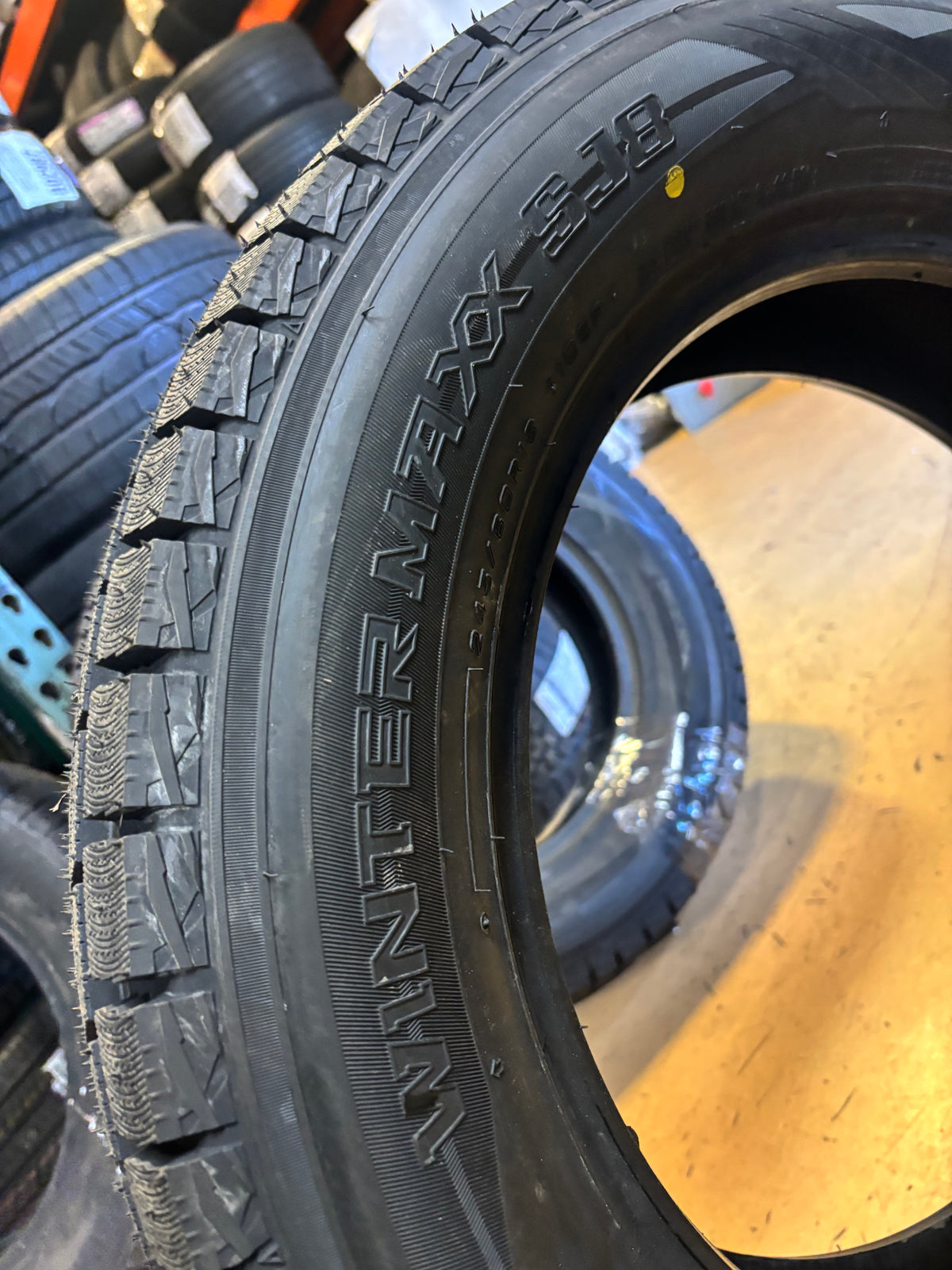4 NOS DUNLOP WINTERMAXX SJ8 BSW P 245 60 18 105R WINTER TIRES 290124119
