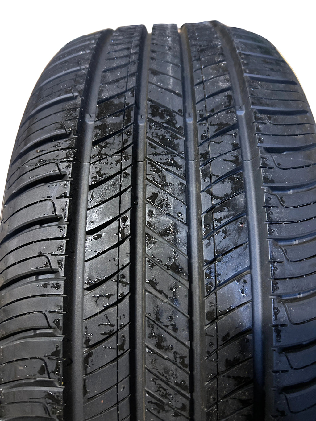 NOS HANKOOK KINERGY GT BSW P 225 45 17 91W ALL SEASON TIRE 1024034