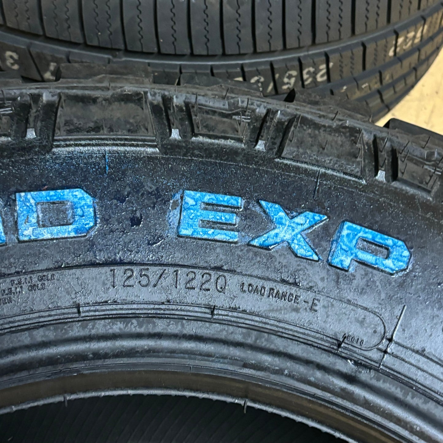 MICKEY THOMPSON BAJA BOSS EXP RWL LT 275 70 18 125/122Q LRE 10 PLY TIRE 331071003 HIGHWAY ALL TERRAIN