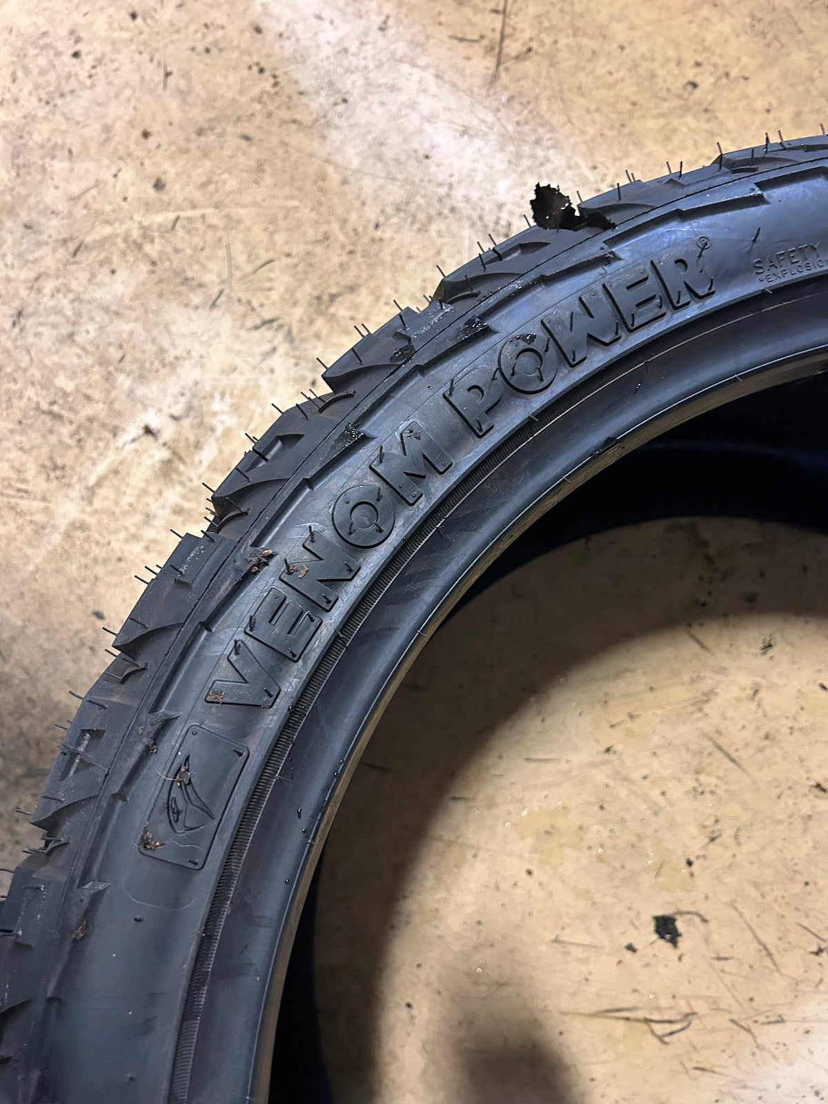 VENOM POWER TERRA HUNTER X/T LT 33 14.5 24 118Q 12PLY RUGGED TIRE CVPXT08