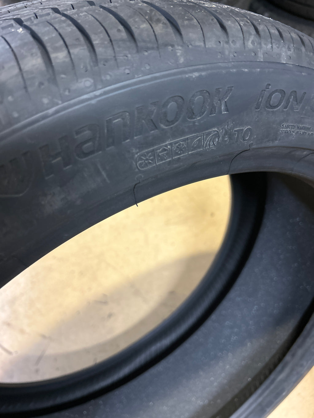 HANKOOK ION EVO AS SUV BSW P255 40 20 101V XL PERFORMANCE TIRE 1035069