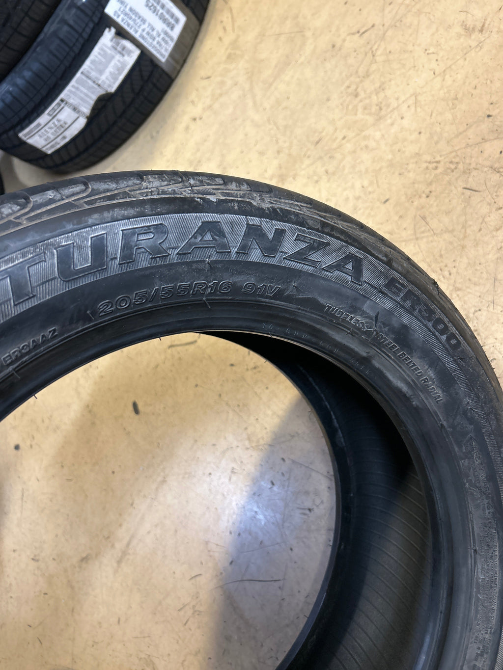 NOS 2 BRIDGESTONE TURANZA ER300 BSW P 205 55 16 91V TOURING TIRE 003662