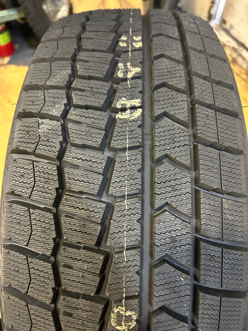 NOS DUNLOP WINTER MAXX 2 BSW P 225 45 18 95T XL WINTER TIRE 266016636