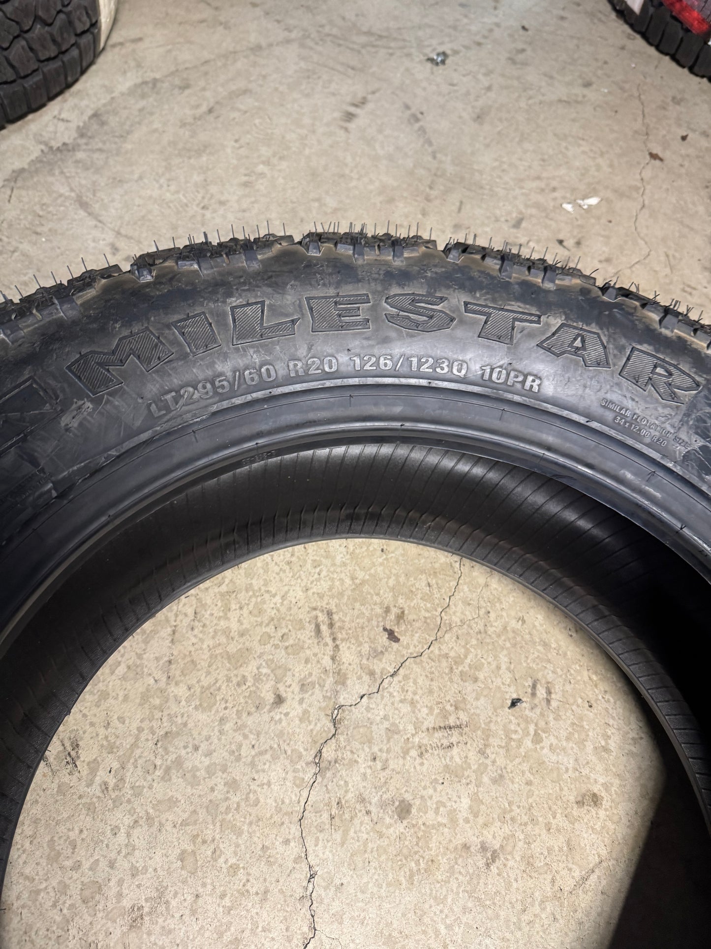 NOS MILESTAR PATAGONIA M/T BSW LT 295 60 20 126/123Q 10LY MUD TERRAIN TIRE 22935001