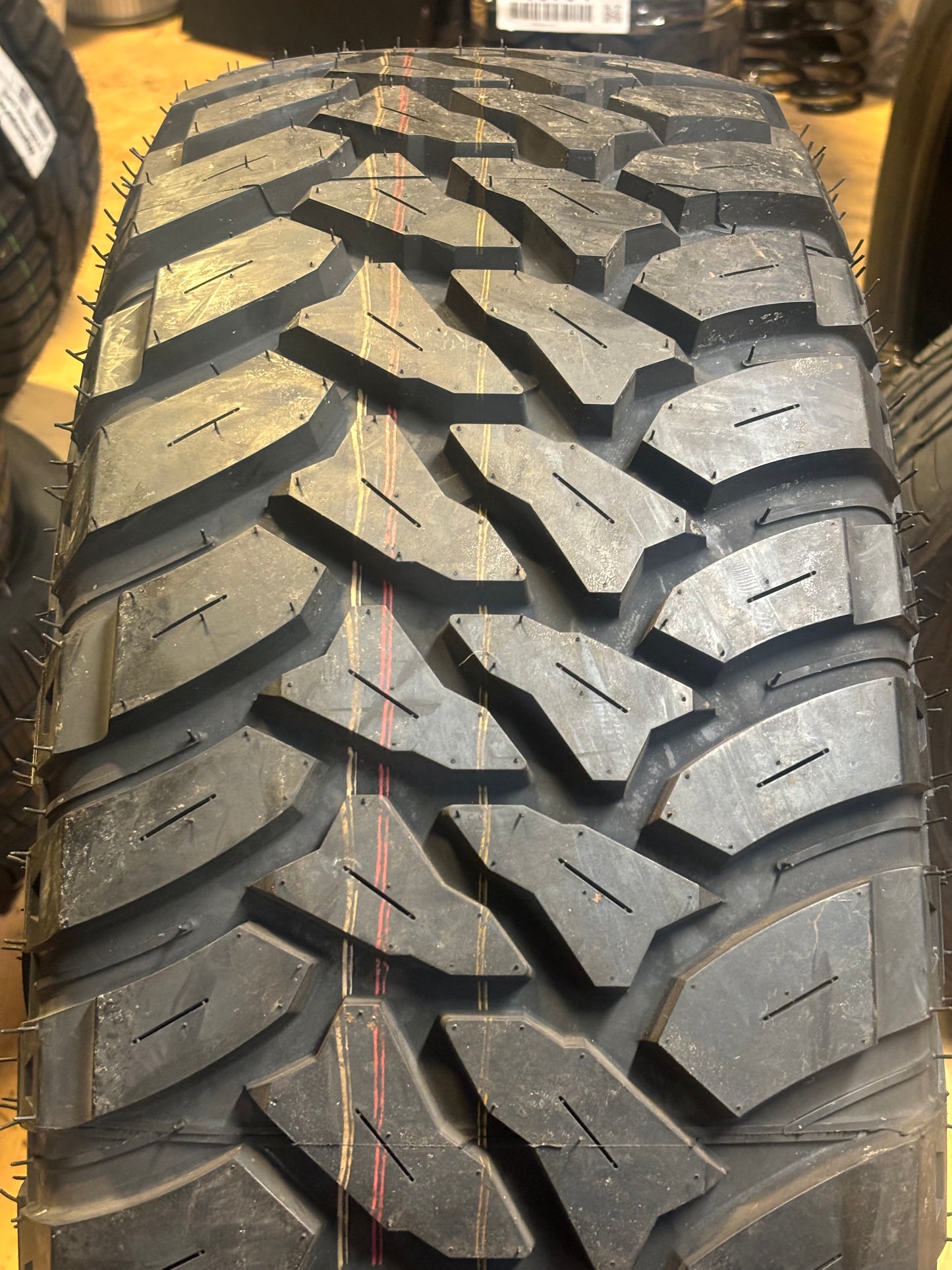 KENDA KLEVER M/T KR29 RWL LT 35 12.5 17 121Q LRE 10 PLY MUD TERRAIN TIRE 290016