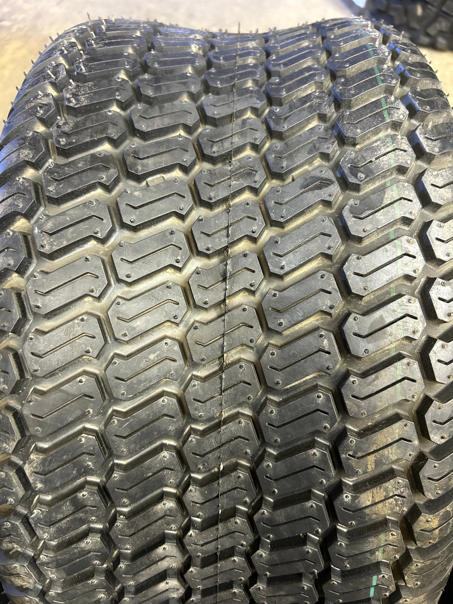 HI-RUN SU05 BSW  22 11 10 4PLY LAWN TIRE WD1287