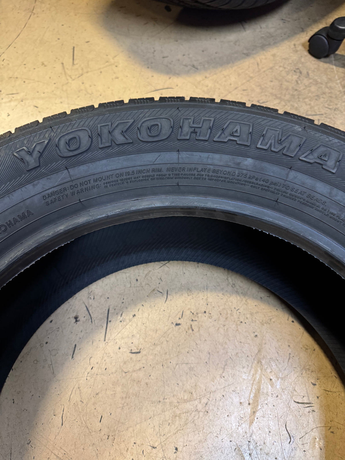 NOS YOKOHAMA YK-HTX BSW P 255 60 19 108H HIGHWAY TERRAIN TIRE 05427
