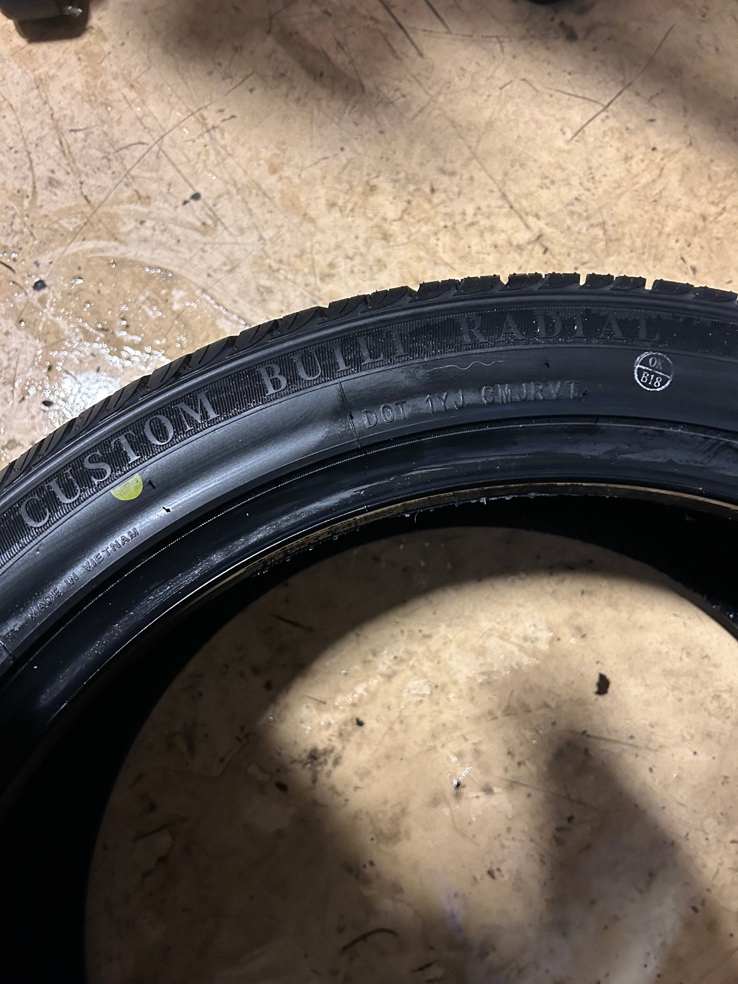 VOGUE CUSTOM BUILT RADIAL VIII WG P 245 40 19 98W XL PERFORMANCE TIRE 3206300