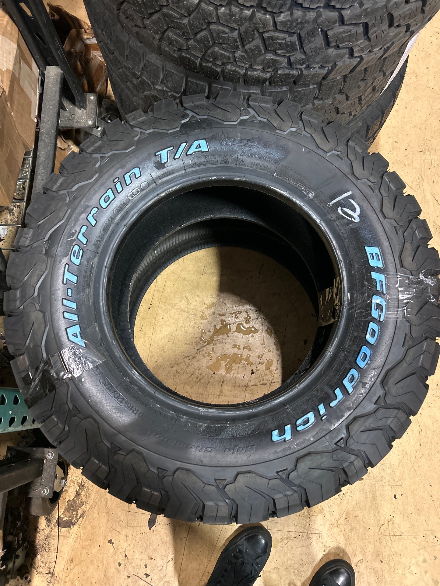 BFGOODRICH ALL TERRAIN T/A K02 OWL LT 255 70 16 120/117S 10PLY 65289