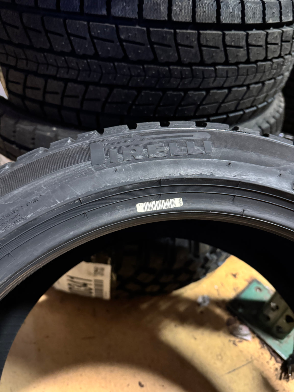 PIRELLI WINTER SOTTOZERO 3 BSW P  235 45 18 98V XL WINTER TIRE 3634800