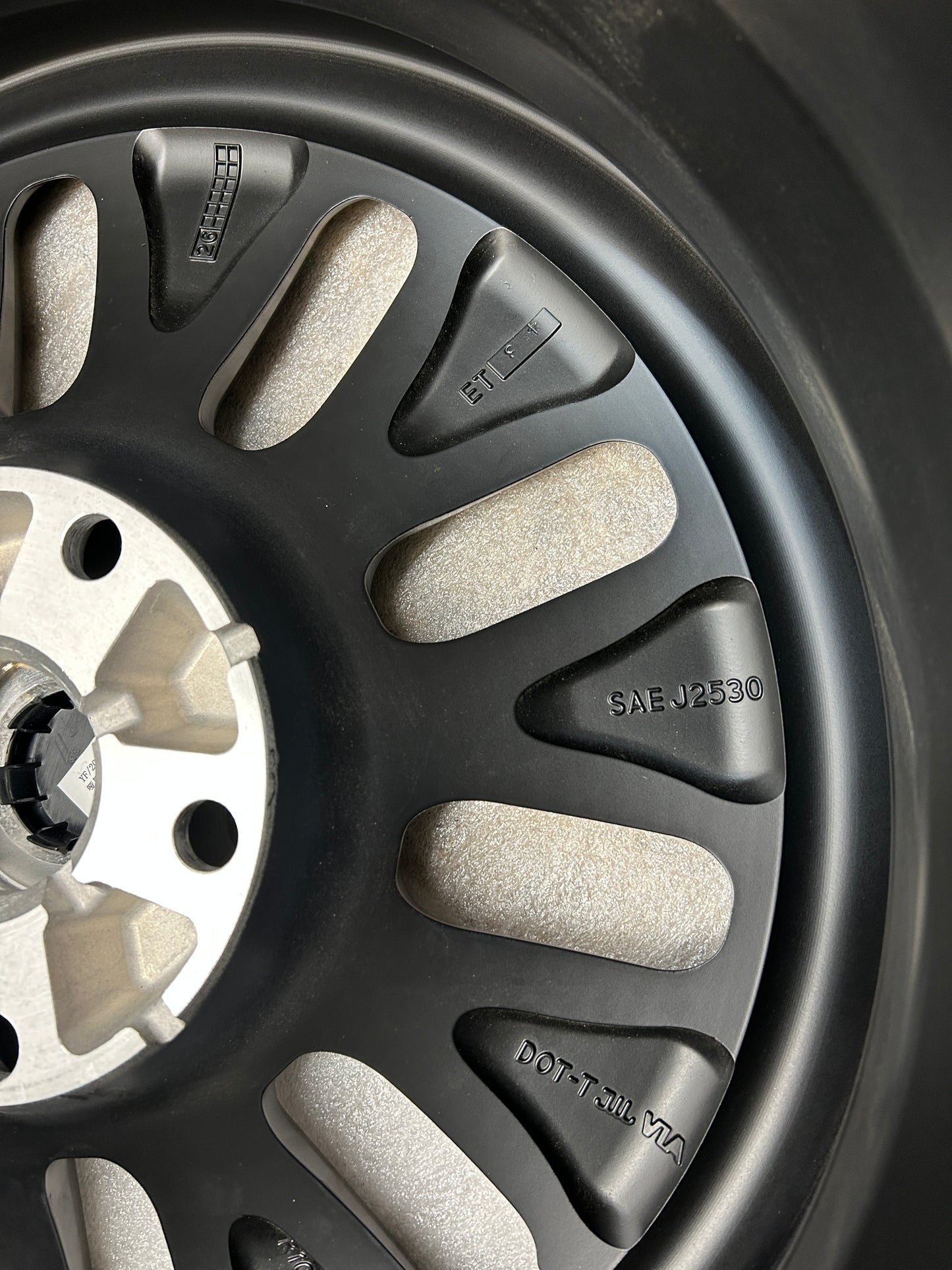 TEAM 1EV R1000 ADVENTURE 10 SPOKE 20X8.5 ET48 5X5.5 FLOW FORGED WHEELS FOR RIVIAN R1T / R1S
