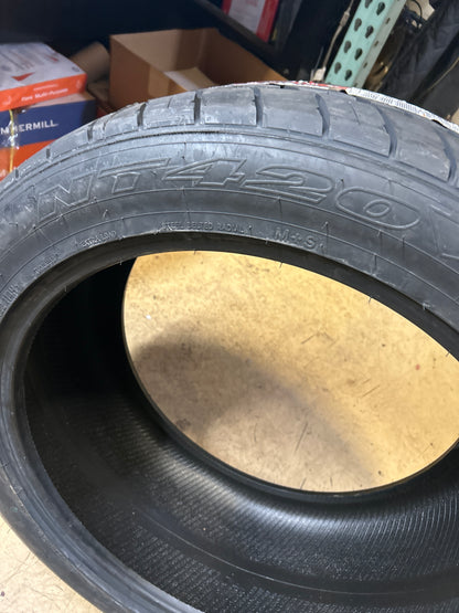 NITTO NT420 BSW P 305 40 22 114H PERFORMACE TIRE 203960