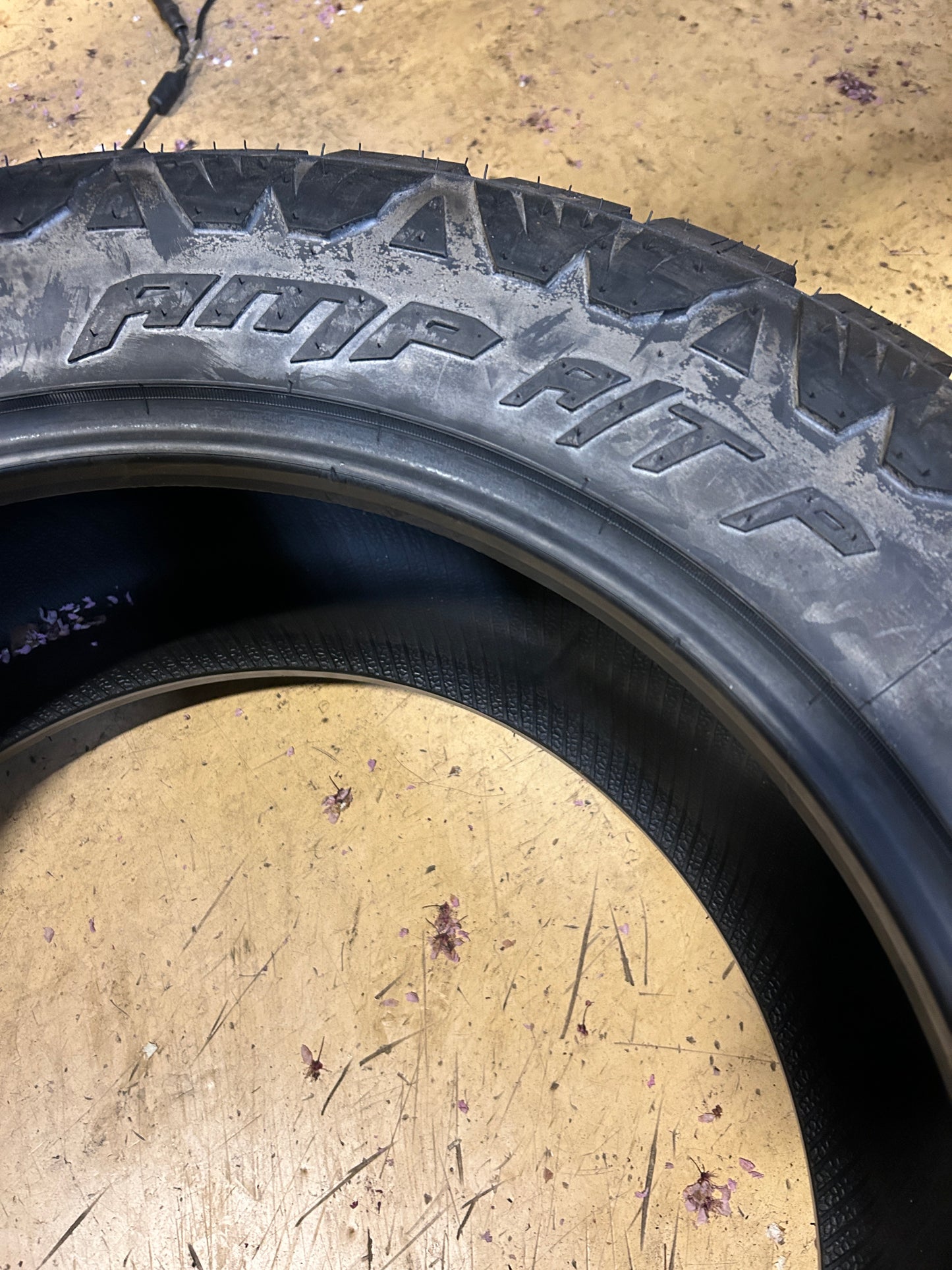 NOS AMP TERRAIN PRO A/T P BSW LT 285 55 20 122/119S 10PLY TIRE 2855520AMPCA2