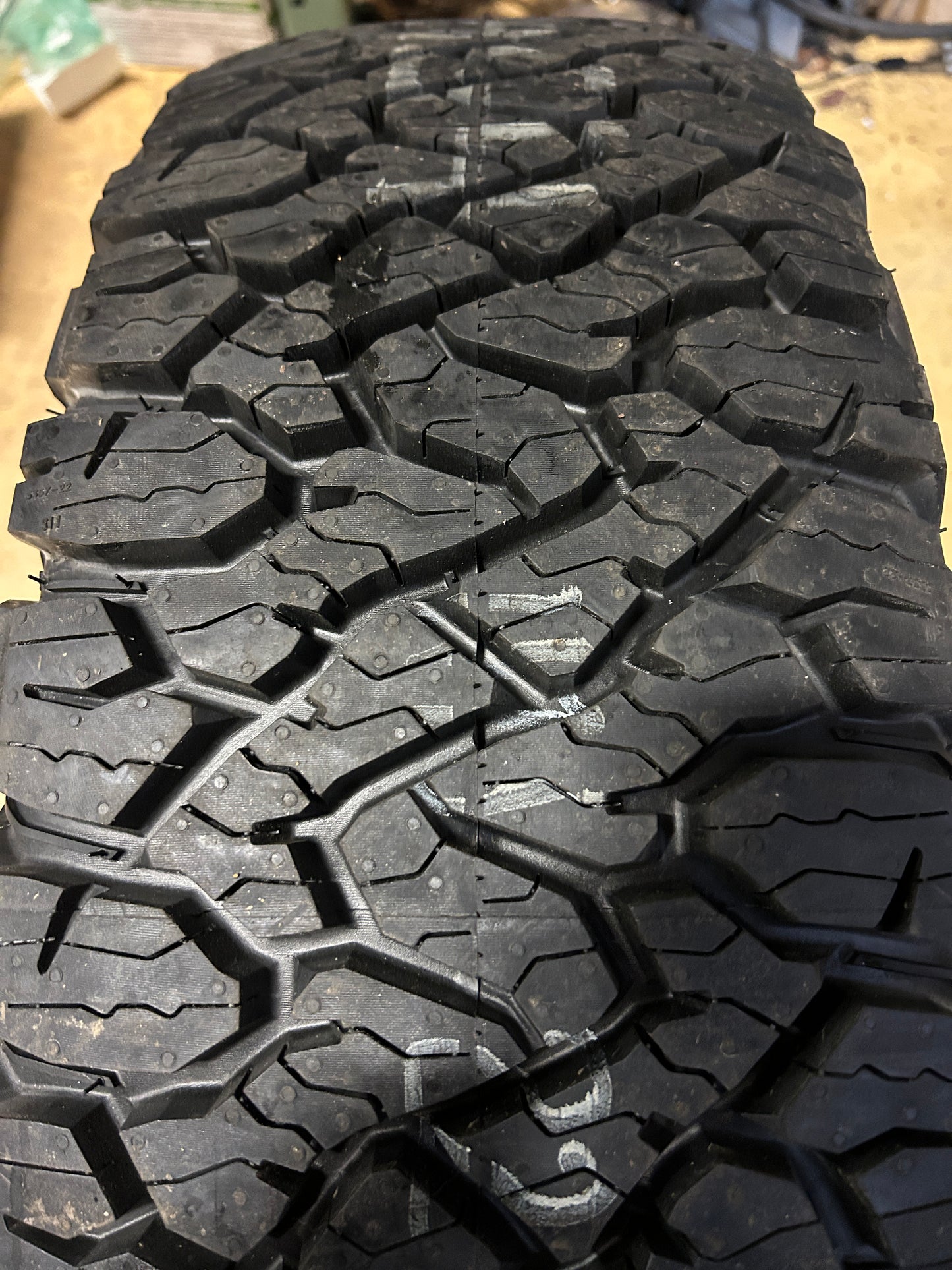 BFGOODRICH ALL TERRAIN T/A KO3 RWL LT 265 70 17 112/109S 6PLY TIRE 59614
