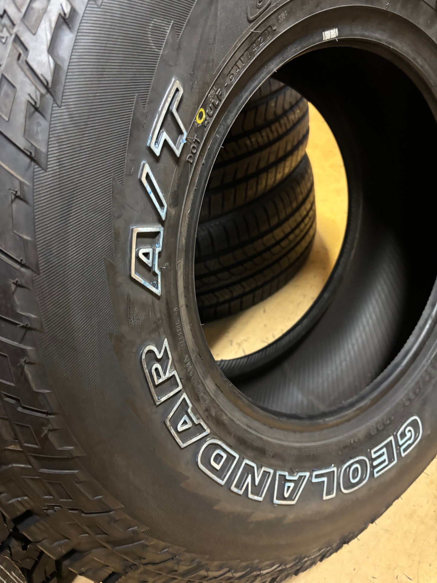 YOKOHAMA GEOLANDAR AT GO15 RWL BSW LT 285 75 16 126/123R LRE 10 PLY ALL TERRAIN  TIRE 110101635