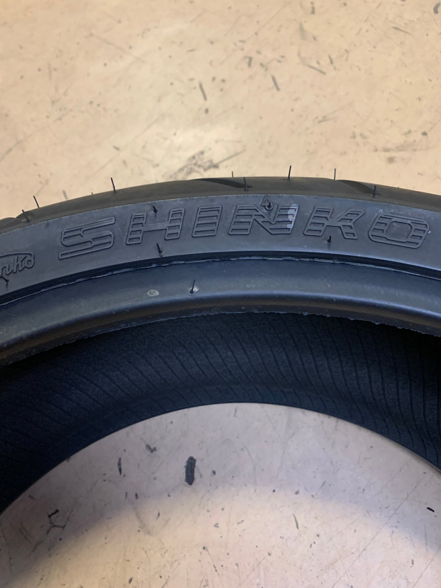 SHINKO ADVANCE 005  240 40 18 79V REAR MOTORCYCLE TIRE 874019