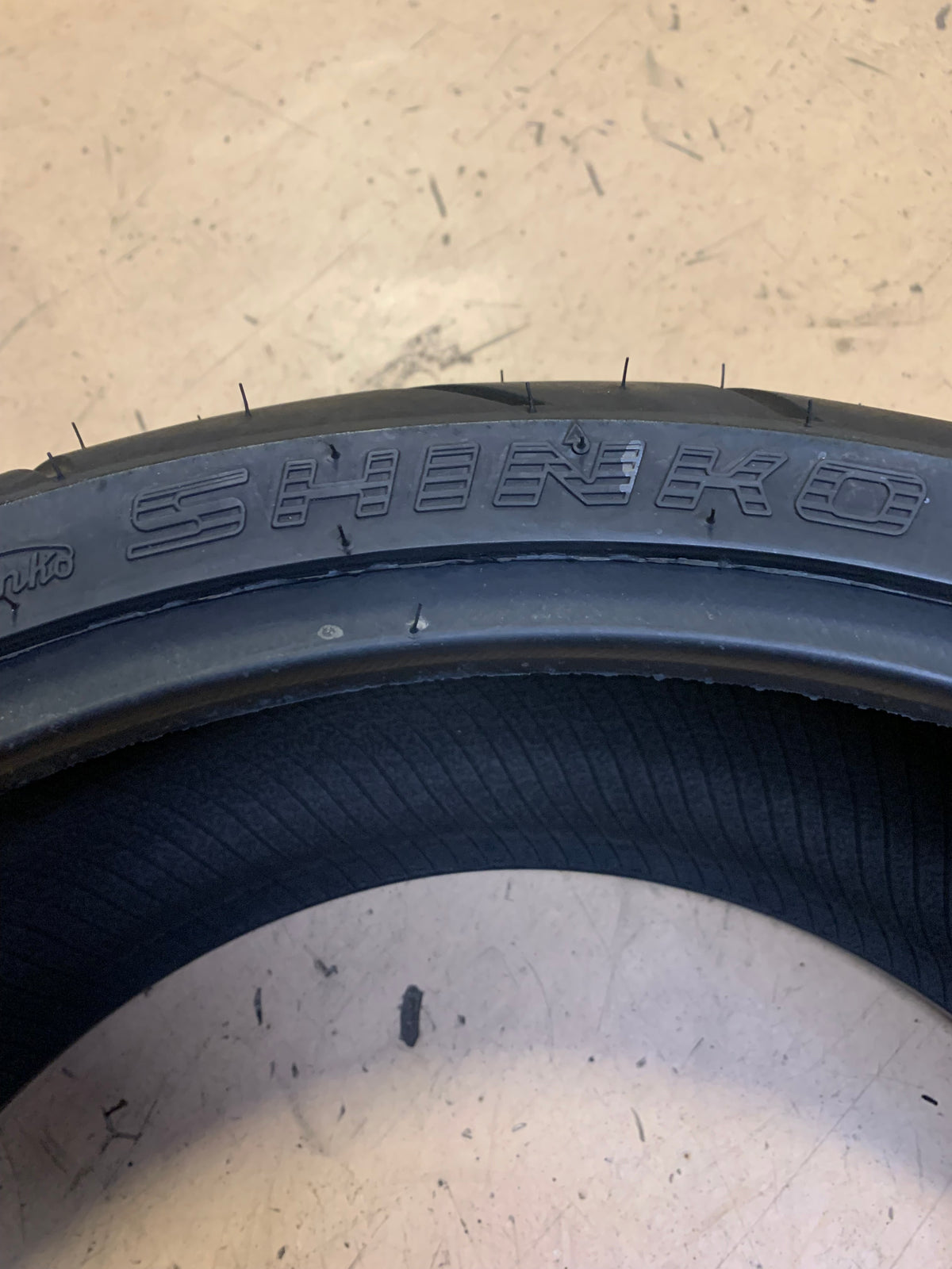 SHINKO ADVANCE 005 BSW  240 40 18 79V REAR MOTORCYCLE TIRE 874019