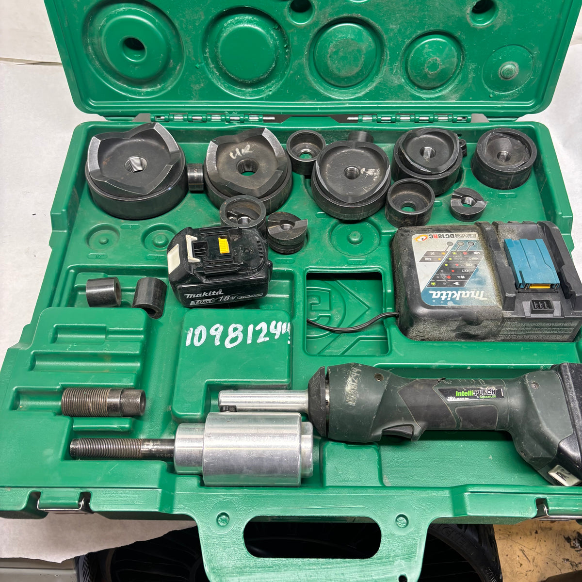 USED GREENLEE LS100X INTELLI-PUNCH 11-TON BATTERY-HYDRAULIC KNOCKOUT PUNCH KIT WITH SLUG-BUSTER