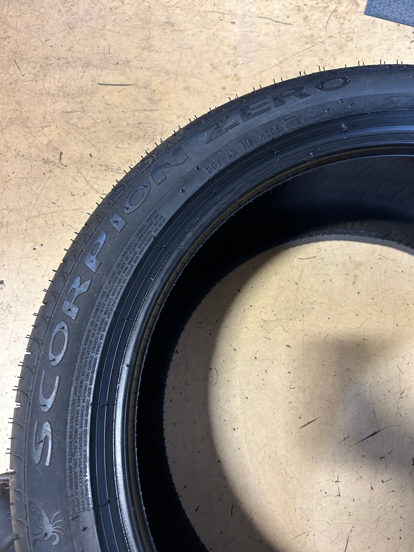 NOS PIRELLI SCORPION ZERO 4 BSW P 275 40 20 106Y XL ALL SEASON TIRE 1629900