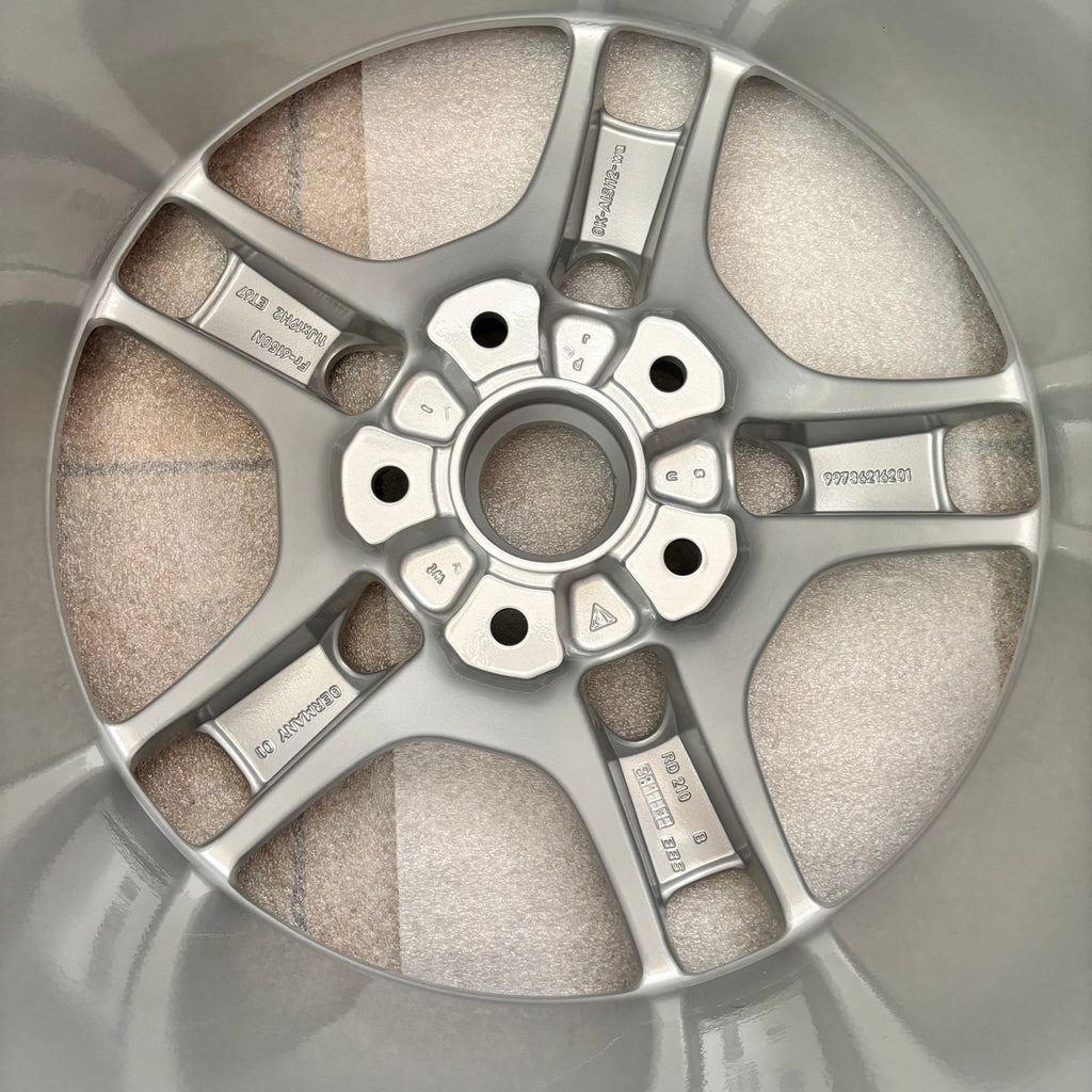 4 GENUINE PORSCHE CARRERA 997 8X19 11X19 STAGGARD WHEEL SET 99736215600 99736216201