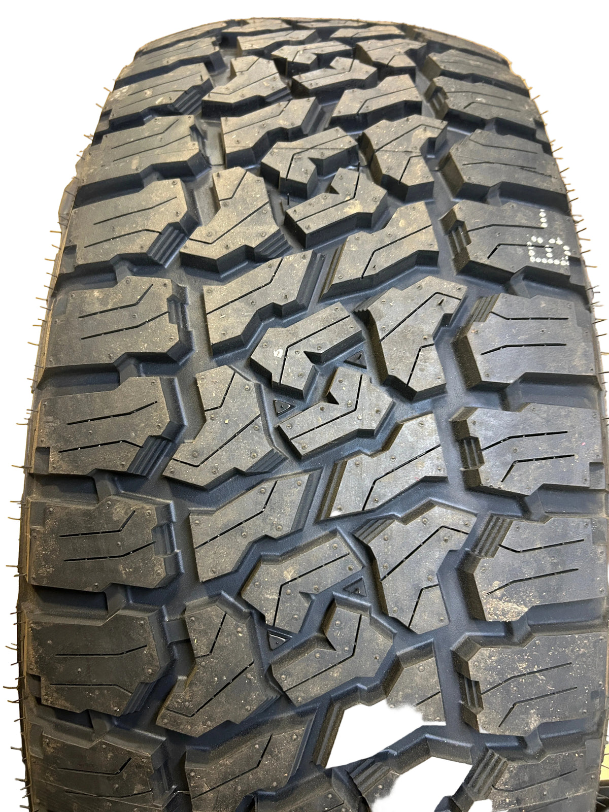 2 MASTERTRACK BADLANDS AT BSW P 275 60 20 115T ALL TERRAIN TIRE MASTAT015