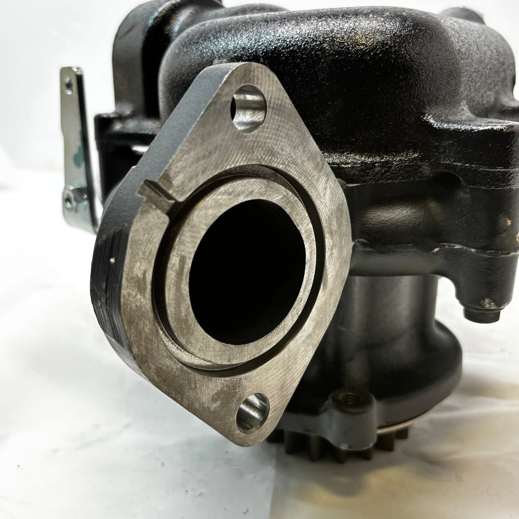 GENUINE JOHN DEERE WATER PUMP TRACTOR DOZER LOADER COMBINE DZ115195 R586756