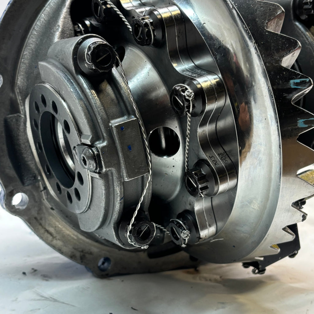 FORD 9" 4.86 RATIO NODULAR DIFFERENTIAL W/ INTERNAL OIL PUMP