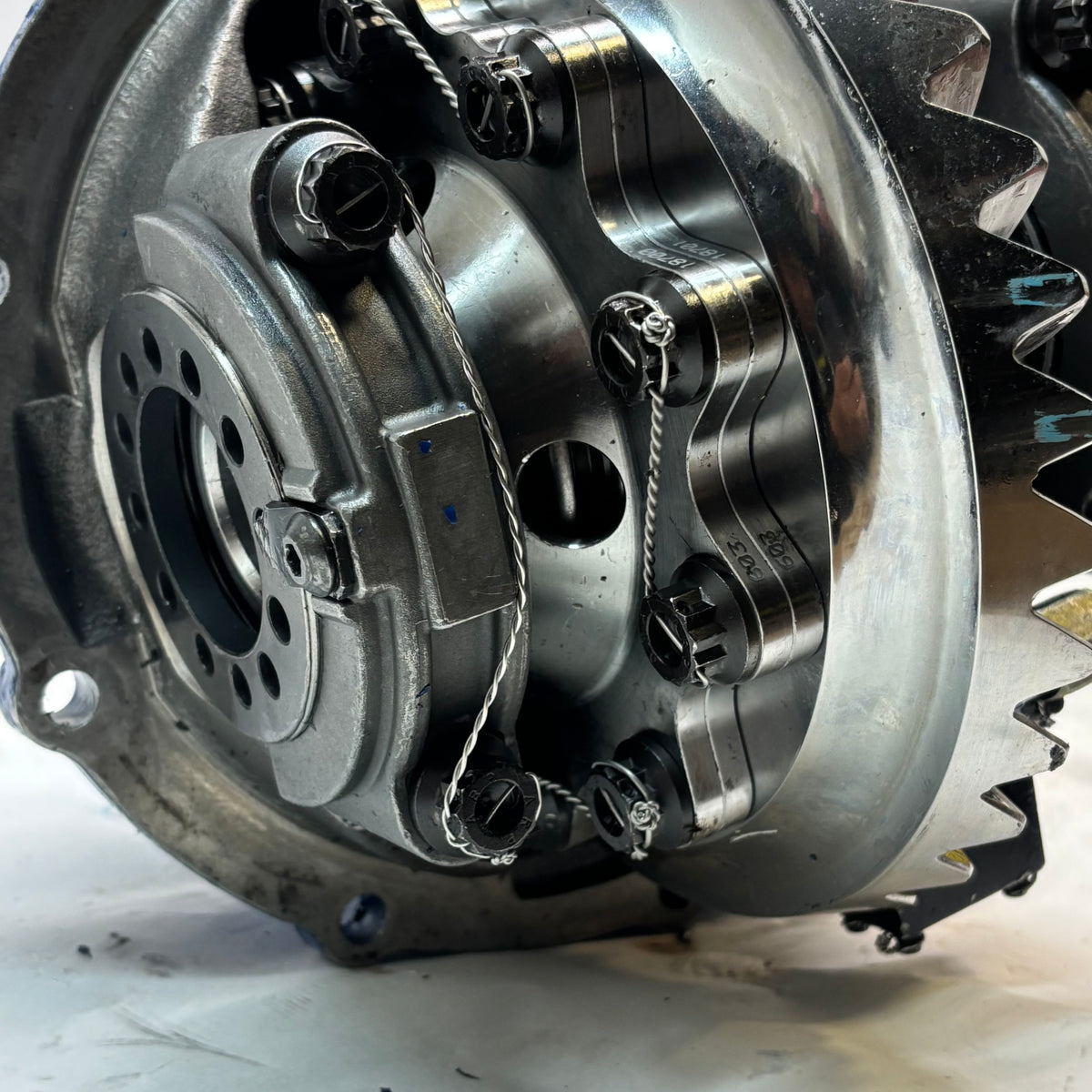 FORD 9" 4.86 RATIO NODULAR DIFFERENTIAL W/ INTERNAL OIL PUMP