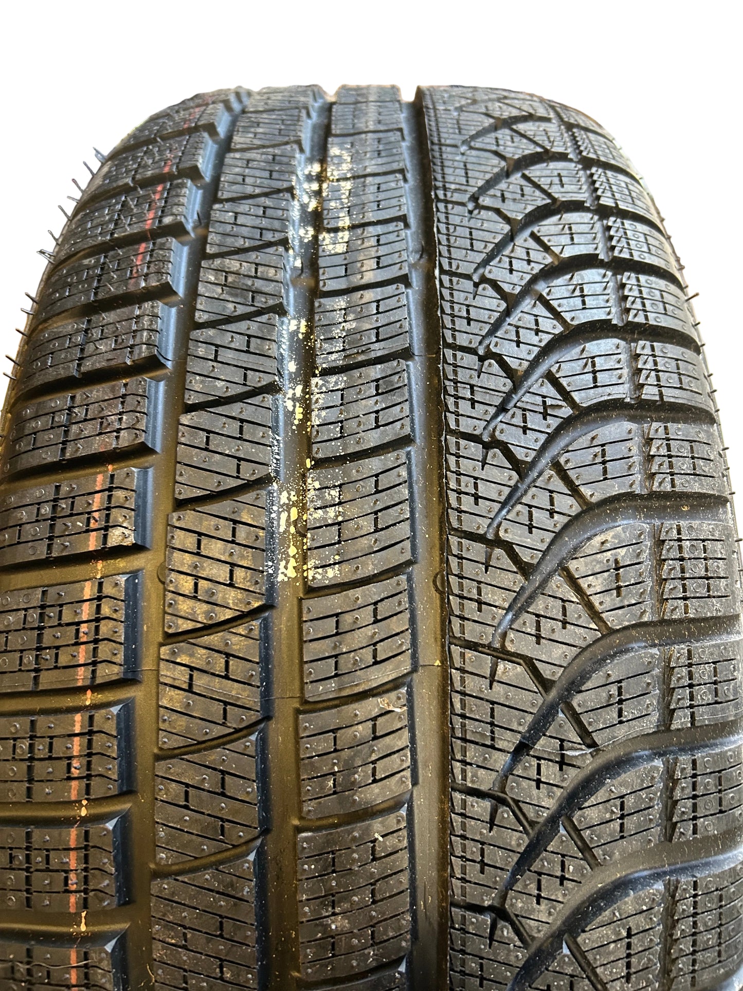 PIRELLI P ZERO WINTER BSW P 255 40 21 102H XL WINTER TIRE 3266400
