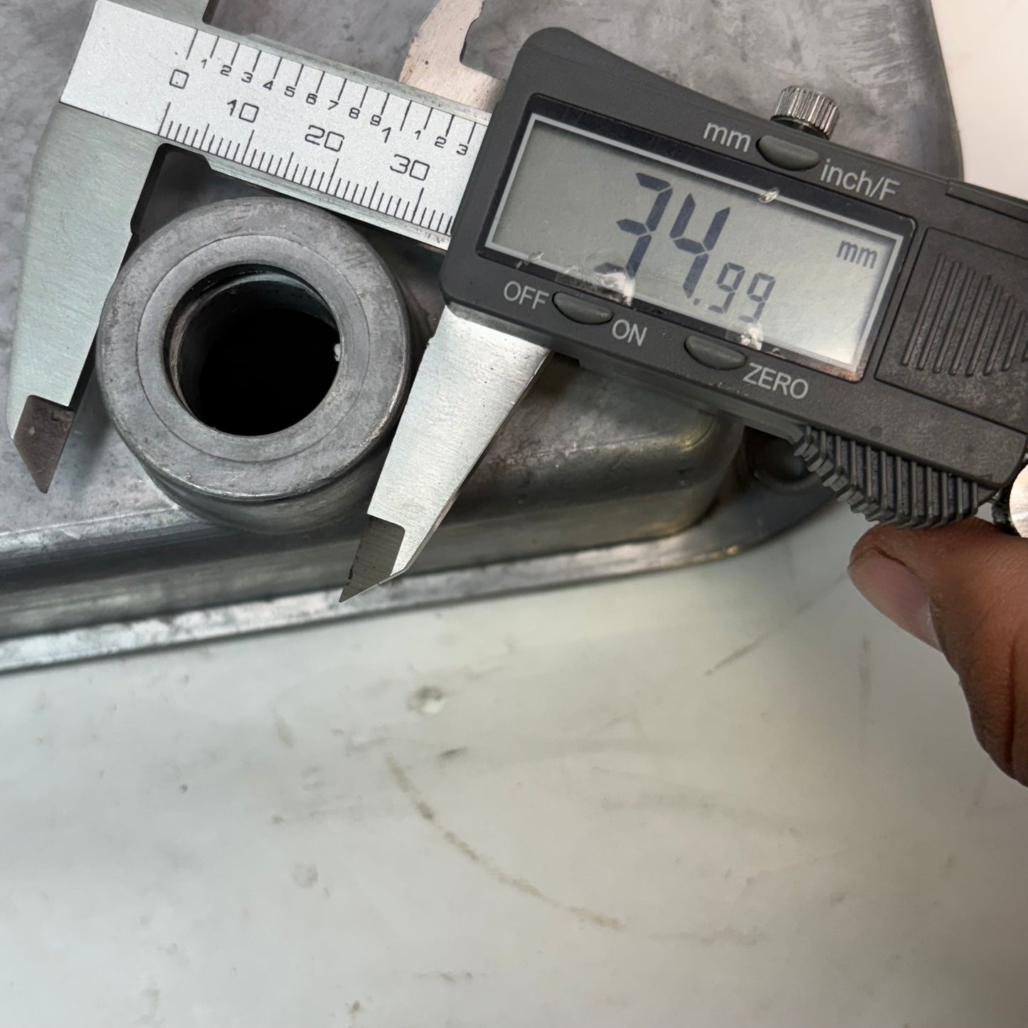 UNBRANDED 6 BOLT SHALLOW VALVE COVER