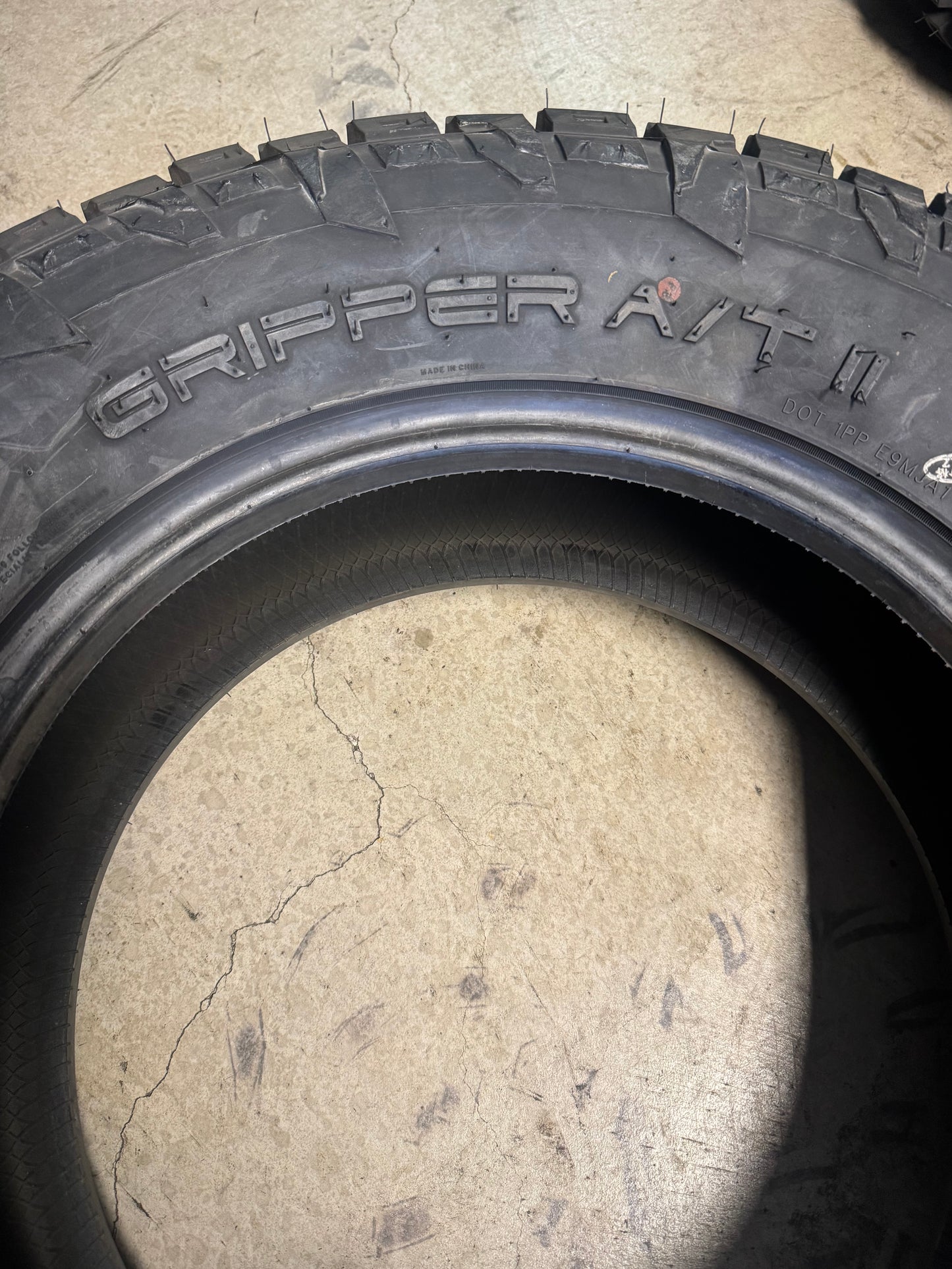 NOS FUEL GRIPPER A/T II BSW LT 285 65 18 125/122S 10PLY ALL TERAIN TIRE RFAT28565R18