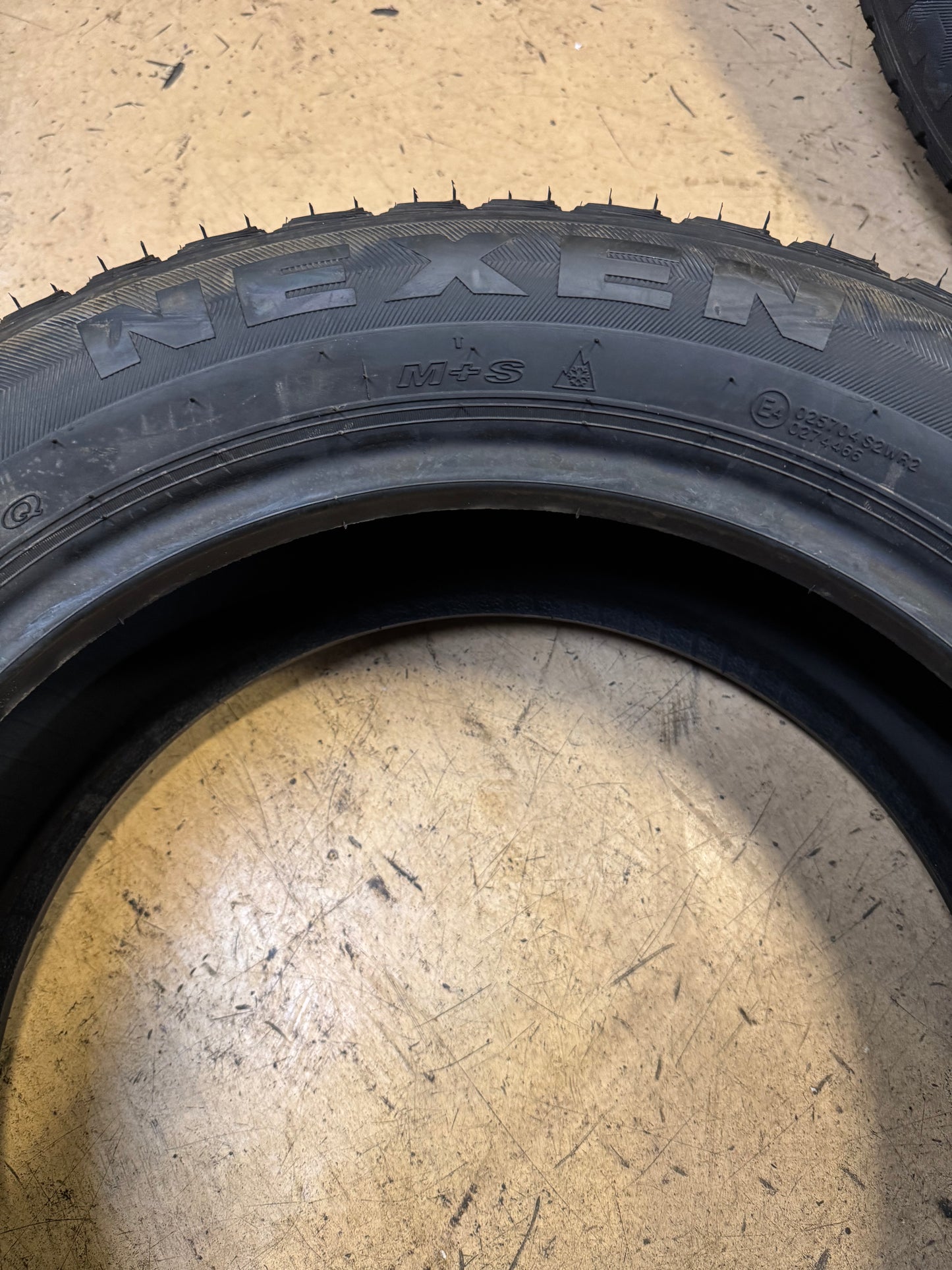 2 NOS NEXEN WINGUARD ICE SUV BSW P 235 55 18 100Q WINTER TIRE 13930NXK