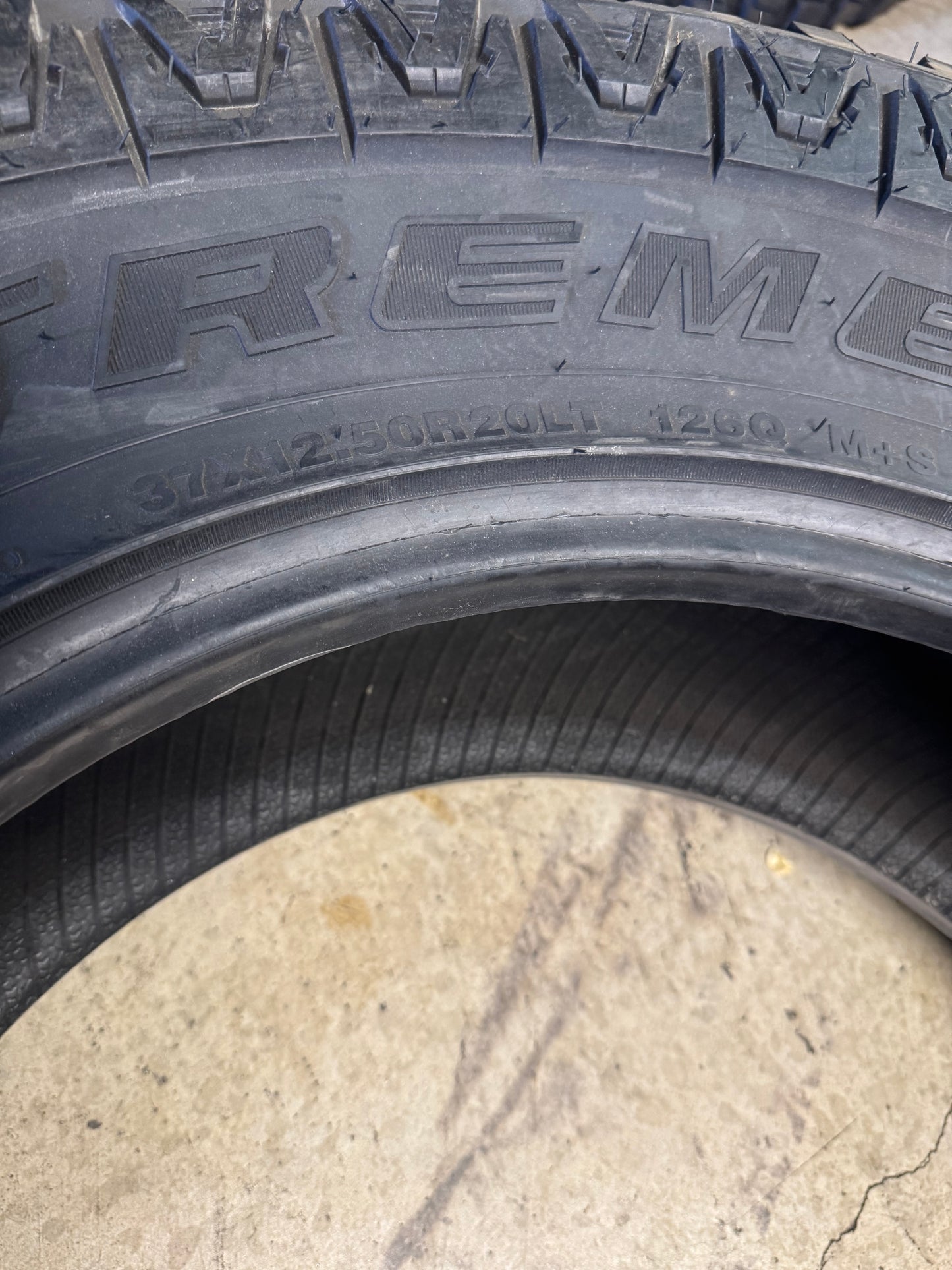 NOS MUD CLAW EXTREME MT BSW LT 37 12.5 20 126Q 10PLY MUD TERRAIN TIRE MCX98