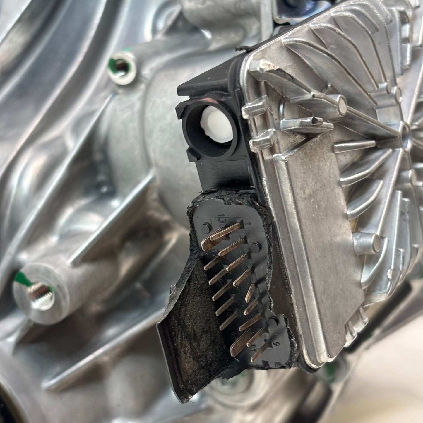 2021-2023 JEEP GRAND CHEROKEE 3.6L MOPAR TRANSFER CASE 68593801AA DAMAGED SENSOR