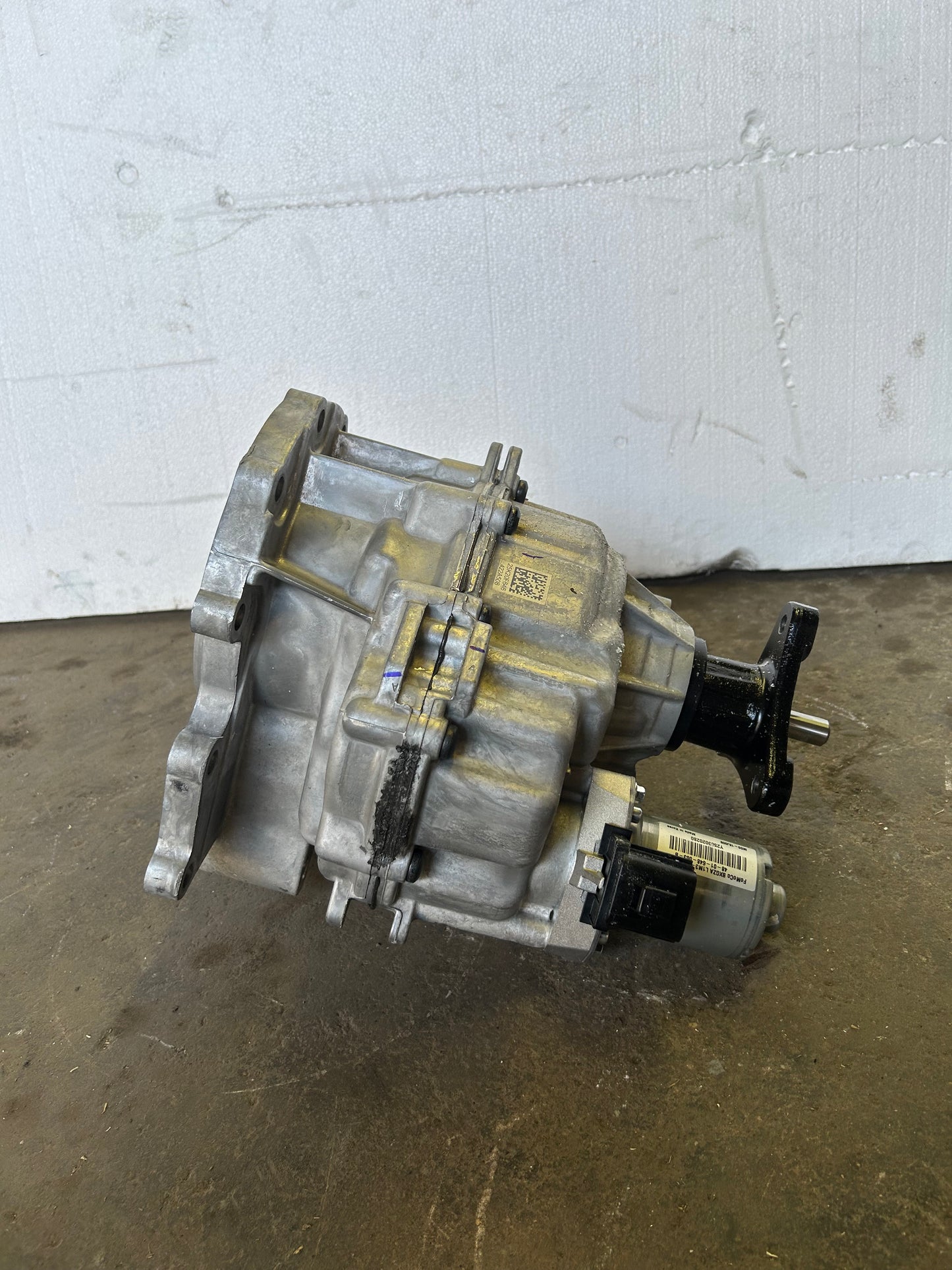 OEM LINCOLN, FORD AVIATOR, EXPLORER TRANSFER CASE ASSEMBLY  L1MZ-7A195-A