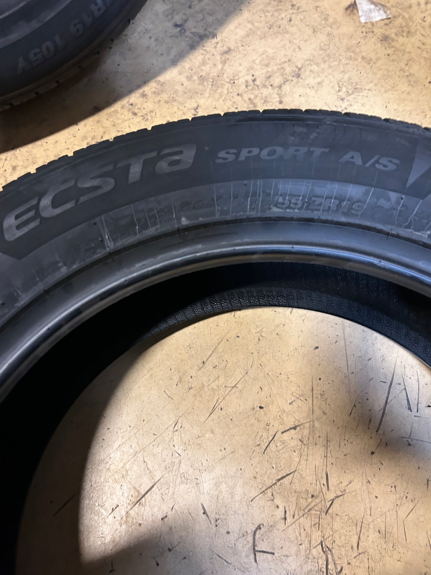 2 KUMHO ECSTA SPORT A/S PA71 BSW P 235 55 19 105Y XL ALL SEASON TIRE 2372703