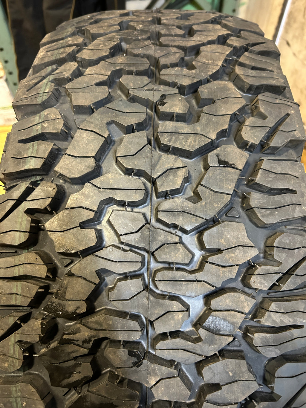 BFGOODRICH ALL-TERRAIN T/A KO2 BSW LT 315 70 17 113/110S 6PLY TIRE 08884