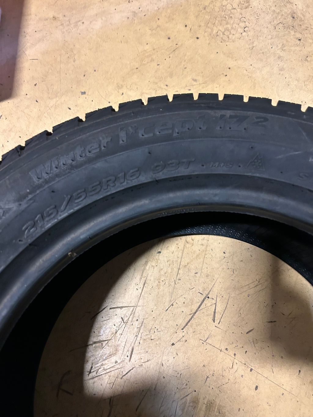 NOS HANKOOK WINTER ICEPT IZ2 BSW P 215 55 16 93T WINTER TIRE 1020345