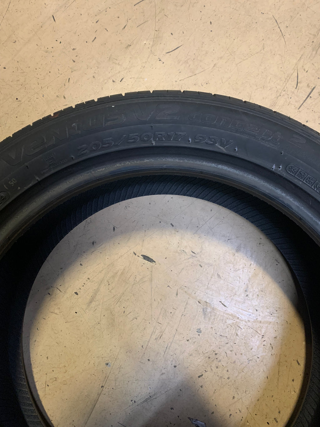HANKOOK VENTUS V2 CONCEPT 2 BSW P  205 50 17 93V XL UHP TIRE 1014370