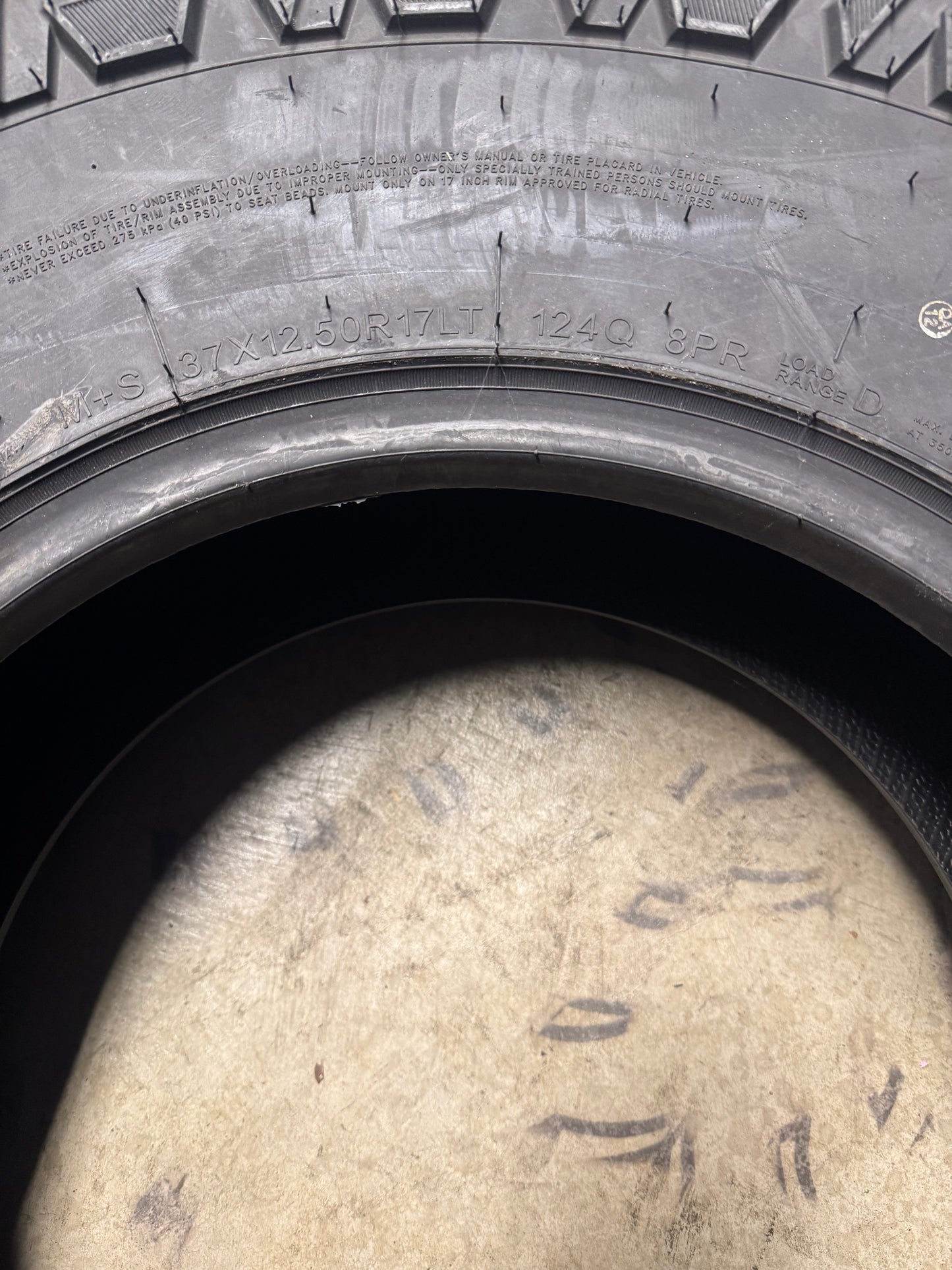FURY COUNTRY HUNTER R/T BSW LT 37 12.5 17 124Q 8PLY RUGGED TERRAIN TIRE RT37125017A