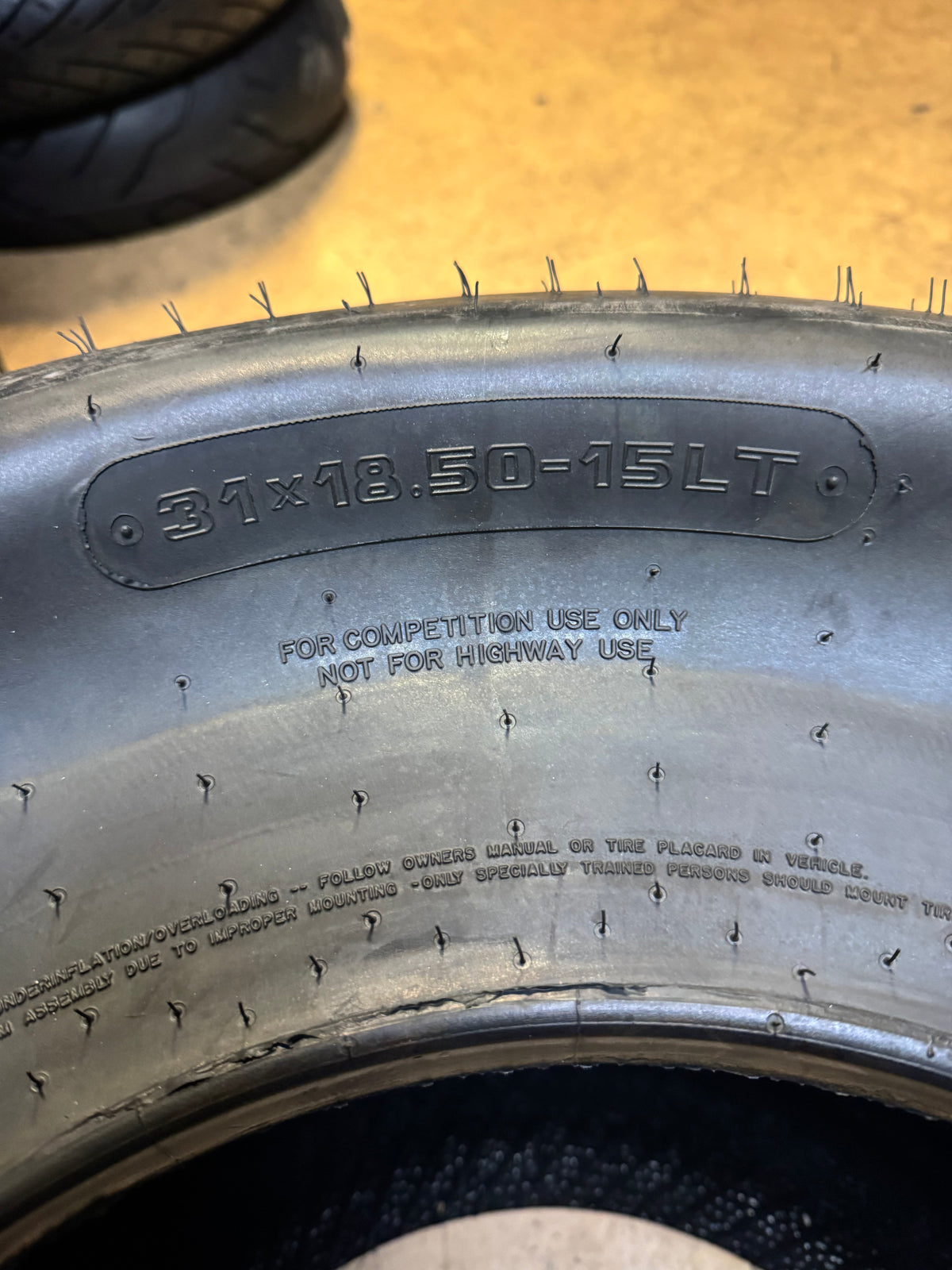 HOOSIER QUICK TIME PRO OWL LT 31 18.5 15 2PLY DRAG TIRE 17810