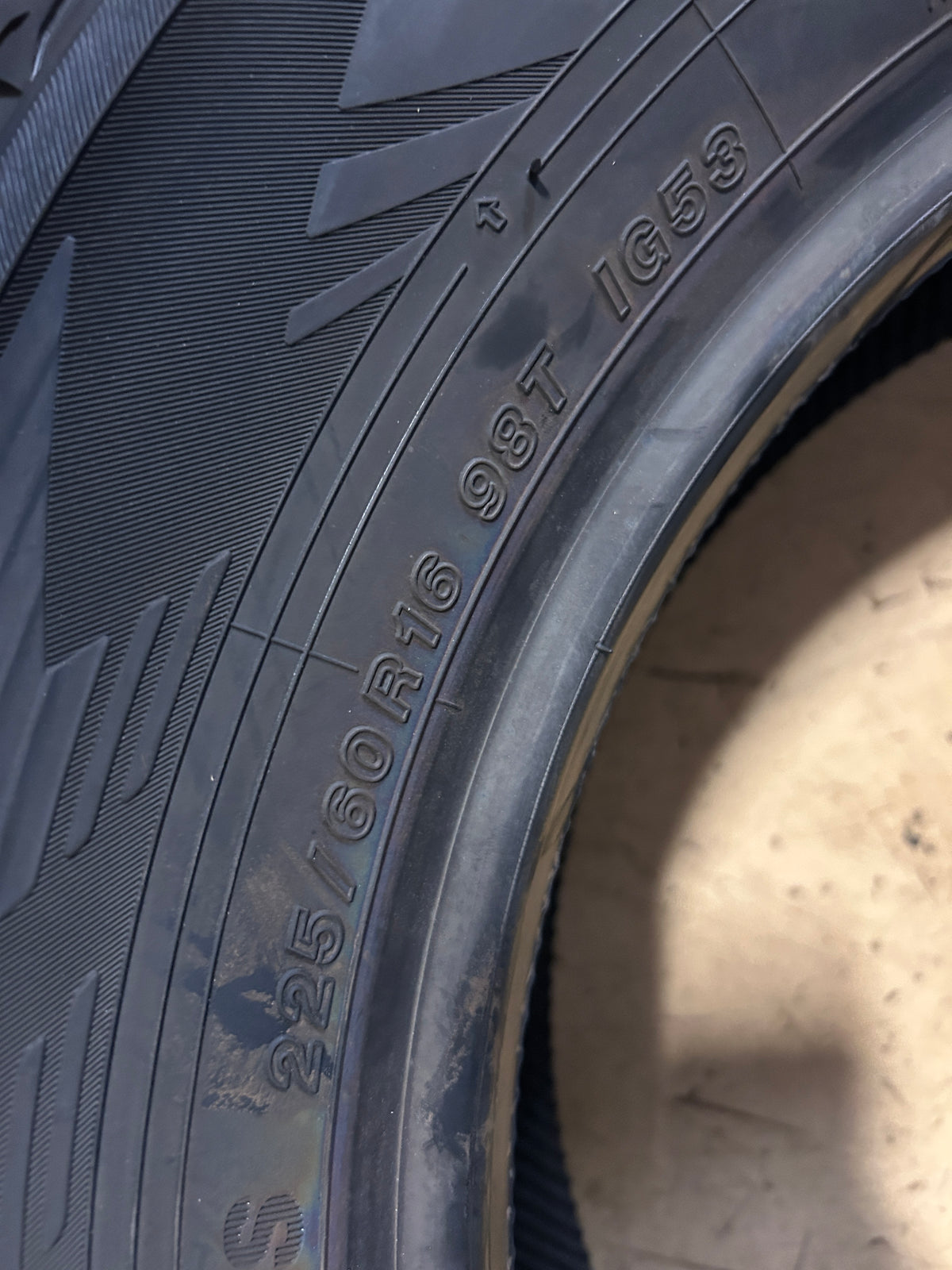 YOKOHAMA ICEGUARD IG53 BSW P 225 60 16 98T SL WINTER TIRE 110115332