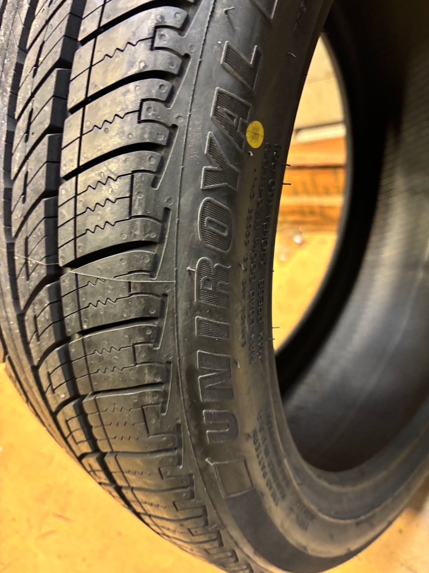 UNIROYAL TIGER PAW TOURING A/S DT BSW P 255 40 19 100V SL ALL SEASON TIRE 11370
