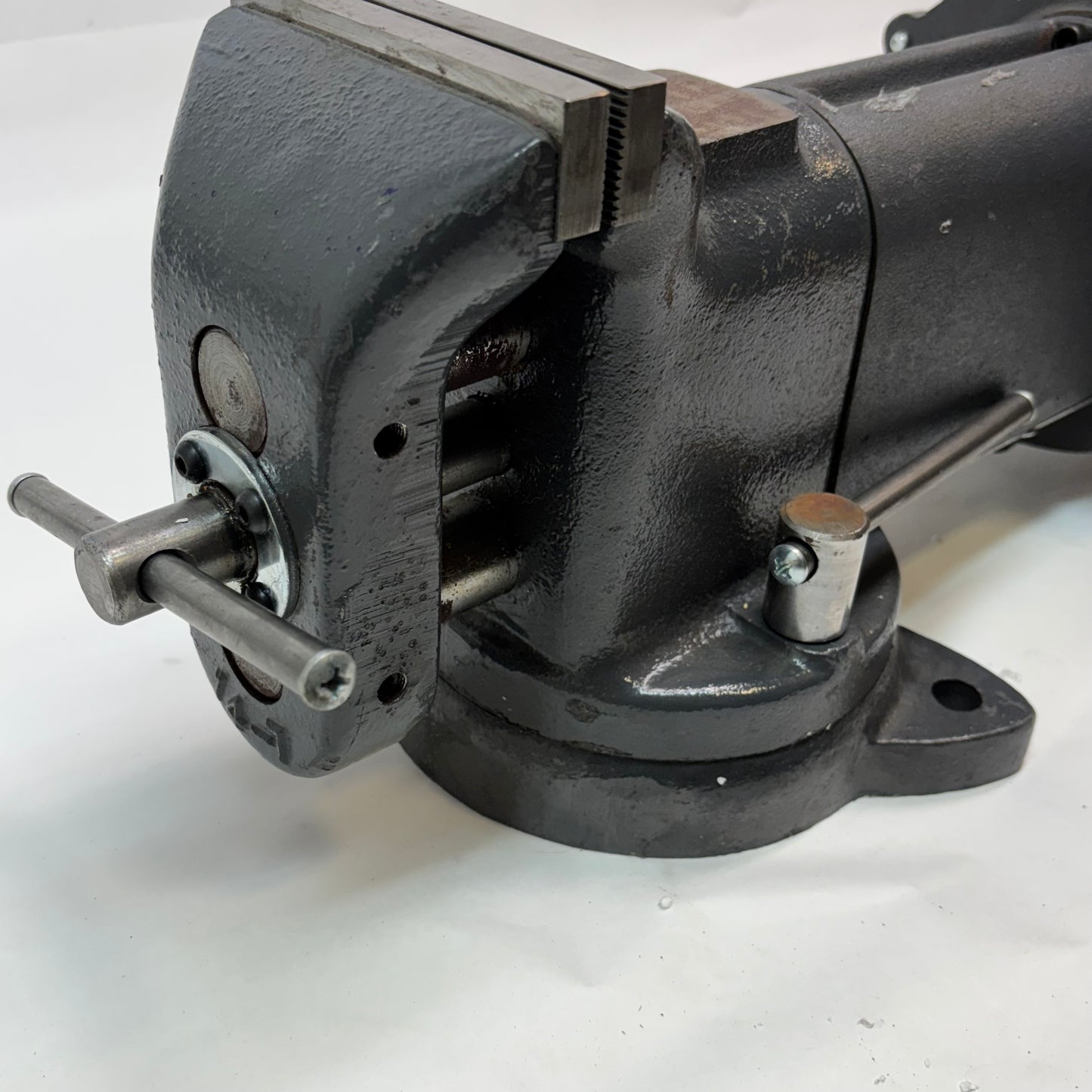 HEINRICH PRODUCTION BENCH VISE MODEL 14
