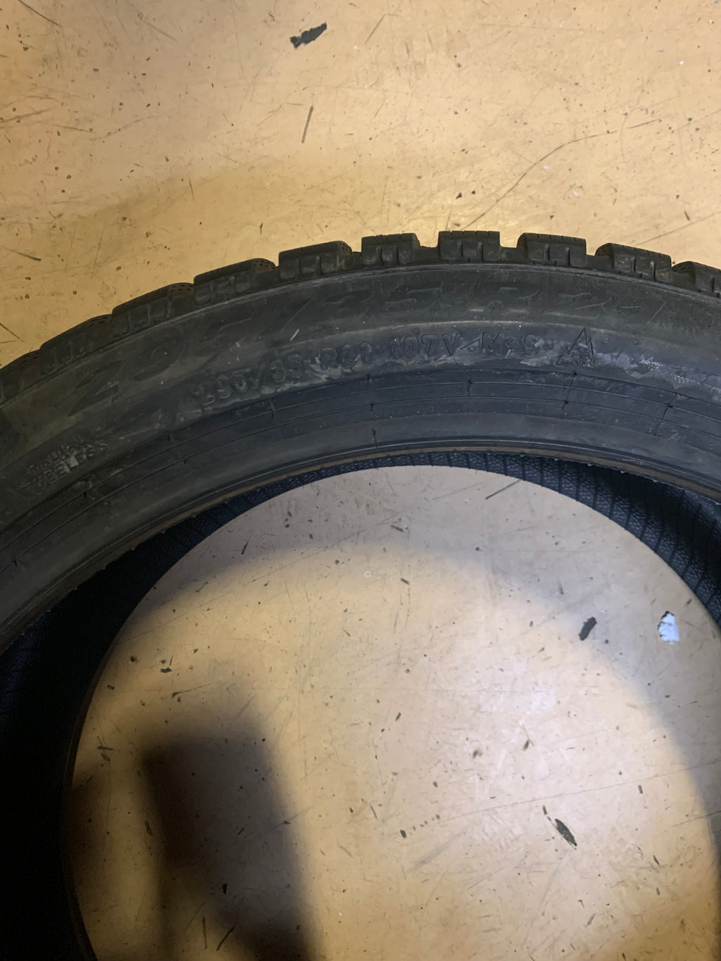 PIRELLI SCORPION WINTER 2 BSW P 295 35 21 107V XL WINTER TIRE 4139600